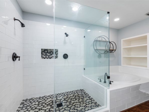 81 N Apple Springs Circle, The Woodlands TX 77382