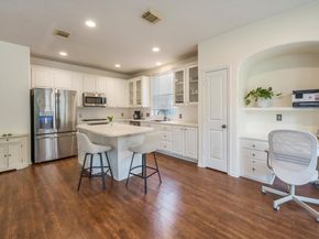 14 N Flickering Sun Circle, The Woodlands TX 77382