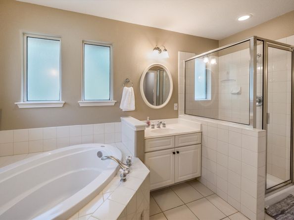 14 N Flickering Sun Circle, The Woodlands TX 77382