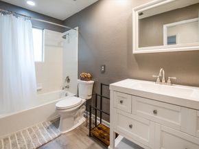 14 N Flickering Sun Circle, The Woodlands TX 77382