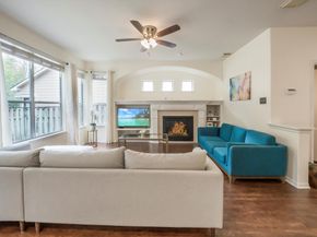 14 N Flickering Sun Circle, The Woodlands TX 77382