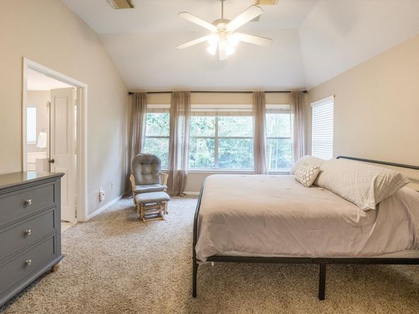 14 N Flickering Sun Circle, The Woodlands TX 77382