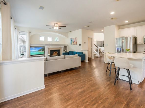 14 N Flickering Sun Circle, The Woodlands TX 77382