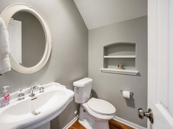 14 N Flickering Sun Circle, The Woodlands TX 77382