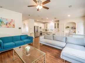 14 N Flickering Sun Circle, The Woodlands TX 77382