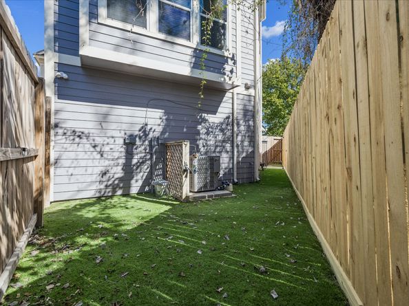 2607 Link Road, Houston TX 77009