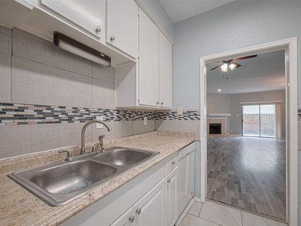 9707 Richmond Avenue 103, Houston TX 77042