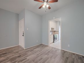 9707 Richmond Avenue 103, Houston TX 77042