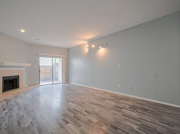 9707 Richmond Avenue 103, Houston TX 77042