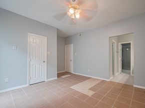 9707 Richmond Avenue 103, Houston TX 77042