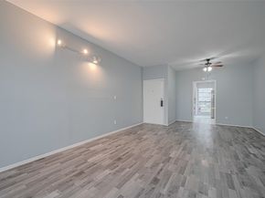 9707 Richmond Avenue 103, Houston TX 77042