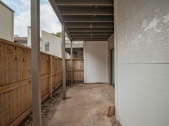 9707 Richmond Avenue 103, Houston TX 77042