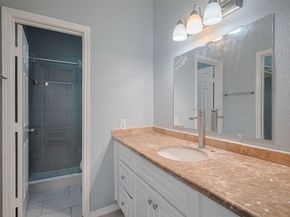 9707 Richmond Avenue 103, Houston TX 77042