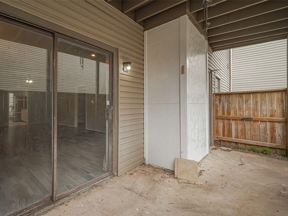 9707 Richmond Avenue 103, Houston TX 77042