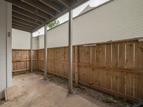 9707 Richmond Avenue 103, Houston TX 77042