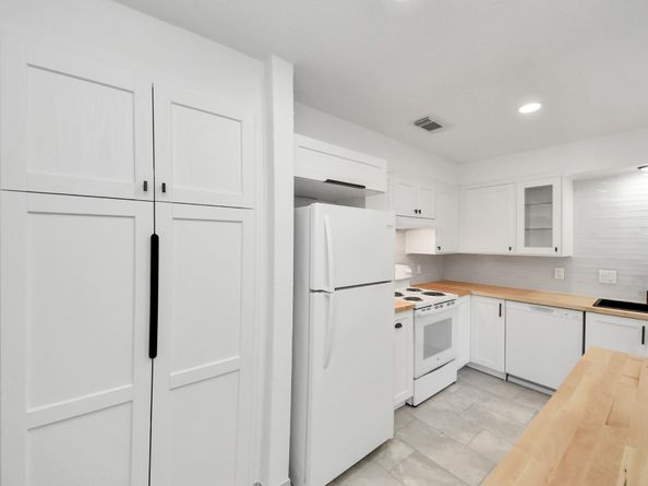 6601 Sands Point Drive 47, Houston TX 77074