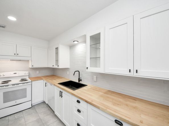 6601 Sands Point Drive 47, Houston TX 77074