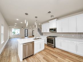 2206 Alabama Street, Houston TX 77004