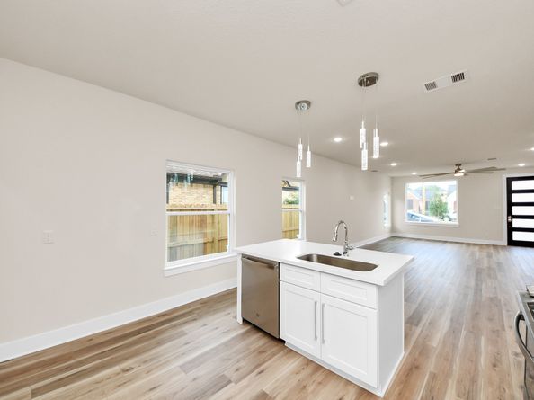 2206 Alabama Street, Houston TX 77004