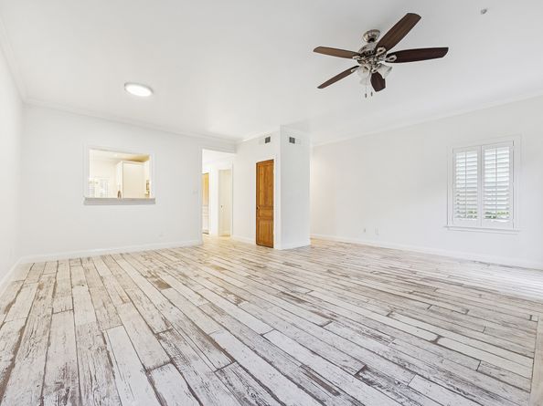 854 Augusta Drive 854, Houston TX 77057