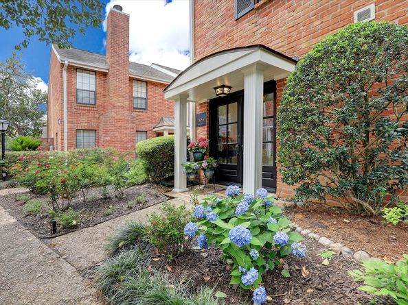 854 Augusta Drive 854, Houston TX 77057