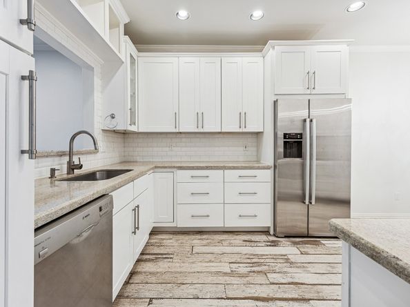 854 Augusta Drive 854, Houston TX 77057