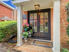 854 Augusta Drive 854, Houston TX 77057