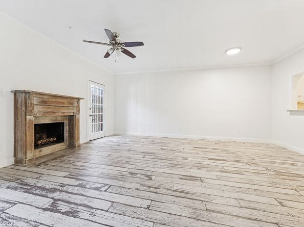 854 Augusta Drive 854, Houston TX 77057