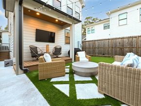 1512 Ashland Street, Houston TX 77008