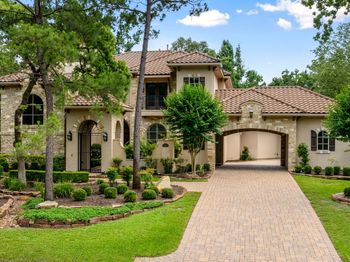 10 Maroon Creek Court