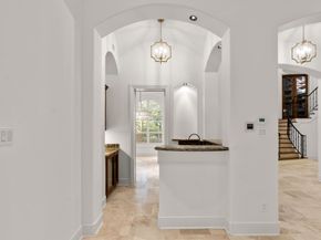 10 Maroon Creek Court, The Woodlands TX 77389