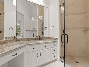 10 Maroon Creek Court, The Woodlands TX 77389