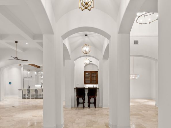 10 Maroon Creek Court, The Woodlands TX 77389