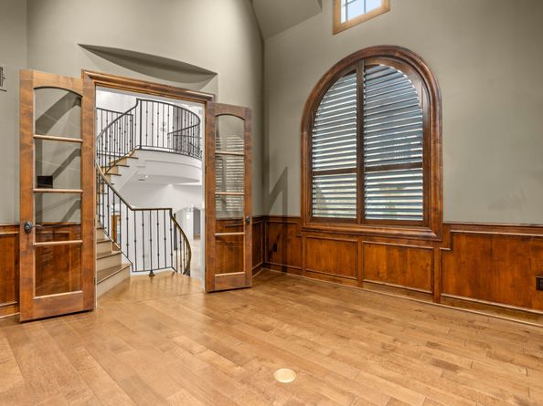 10 Maroon Creek Court, The Woodlands TX 77389