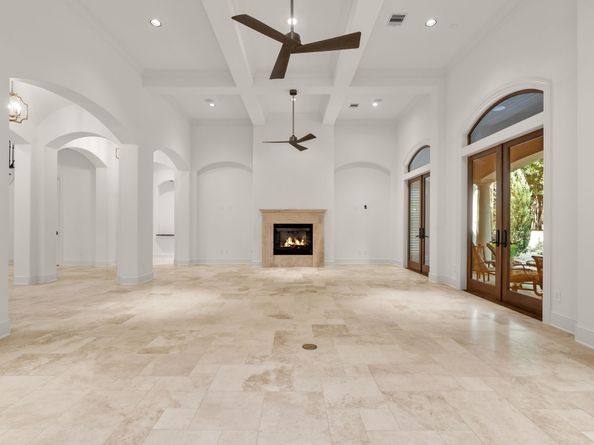 10 Maroon Creek Court, The Woodlands TX 77389