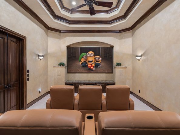 10 Maroon Creek Court, The Woodlands TX 77389