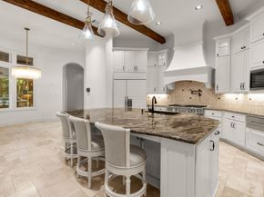 10 Maroon Creek Court, The Woodlands TX 77389