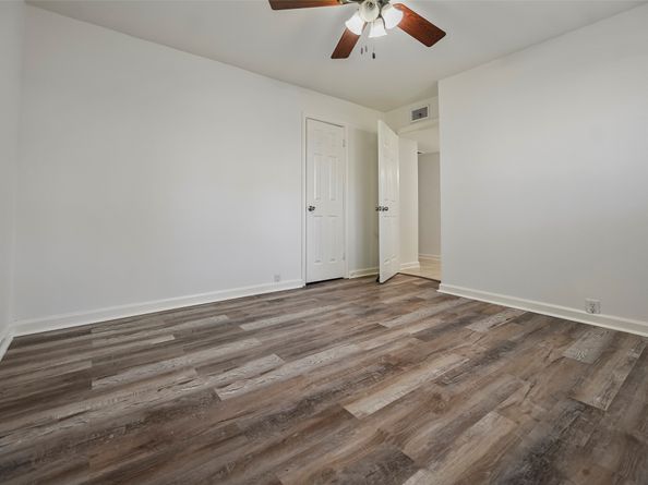 7510 Shadyvilla Lane 23, Houston TX 77055