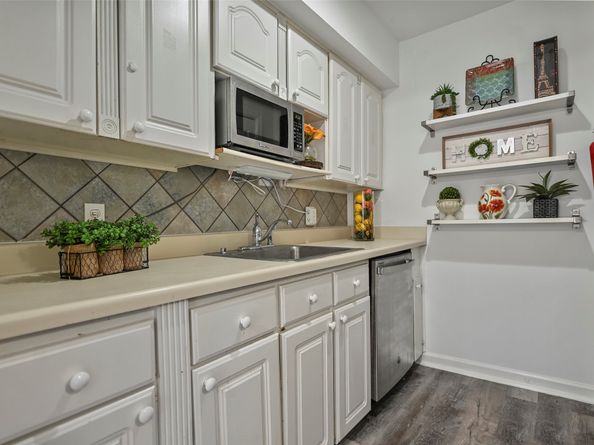 7510 Shadyvilla Lane 23, Houston TX 77055