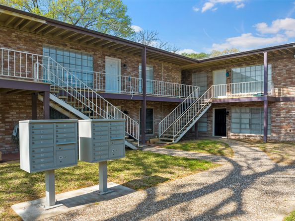 7510 Shadyvilla Lane 23, Houston TX 77055