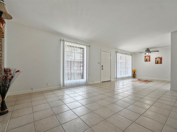 7510 Shadyvilla Lane 23, Houston TX 77055