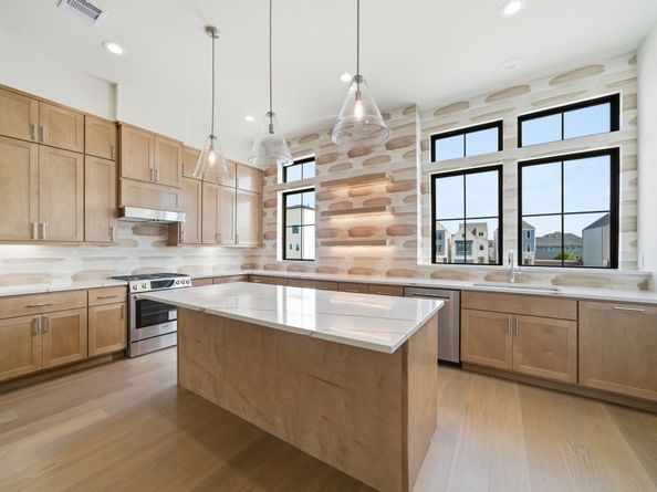 1709 Bologna Lane, Houston TX 77055