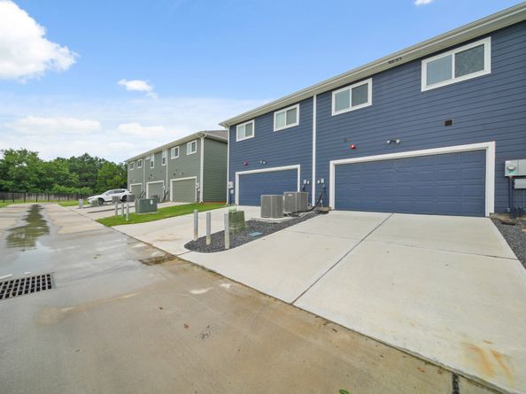 2218 Memory Oaks Drive, Tomball TX 77375