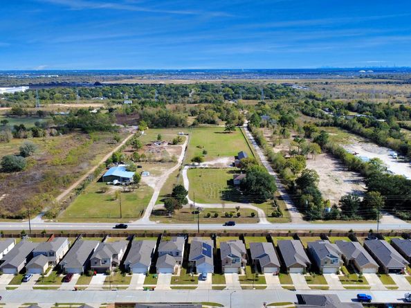 1806 Lacewing Lane, Houston TX 77067