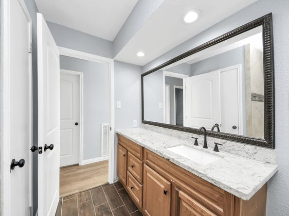 1806 Lacewing Lane, Houston TX 77067