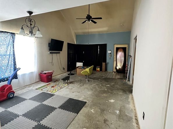 12031 Kleinmeadow Drive, Houston TX 77066