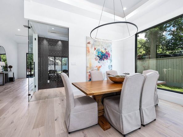 207 W 33rd Street, Houston TX 77018