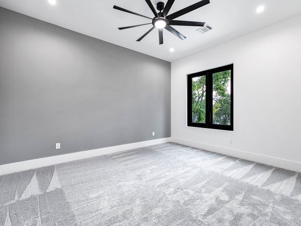 207 W 33rd Street, Houston TX 77018