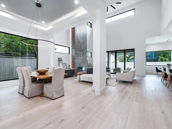 207 W 33rd Street, Houston TX 77018