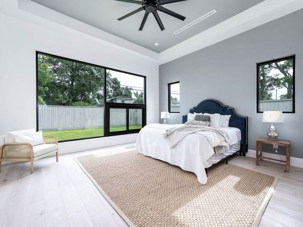 207 W 33rd Street, Houston TX 77018